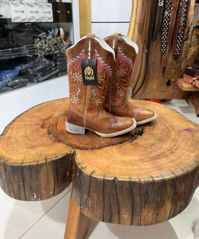 Bota Texana Feminina Caramelo Bordado Floral Colorido