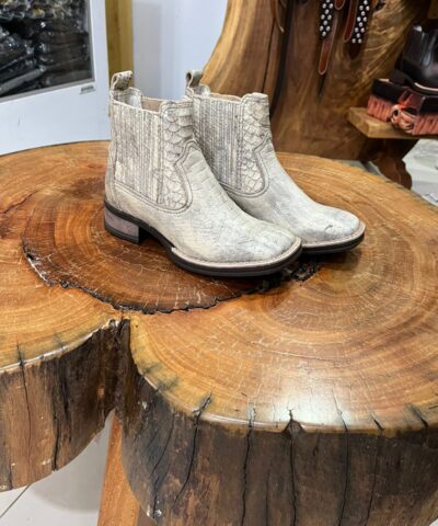 Botina Texana Curta Textura Escamas Clara