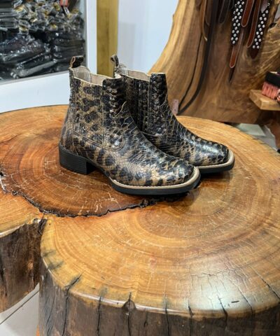 Botina Texana Estampa Onça com Textura de Escamas