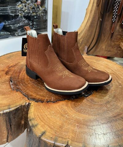 Botina Texana Marrom Café Bordado Ocre