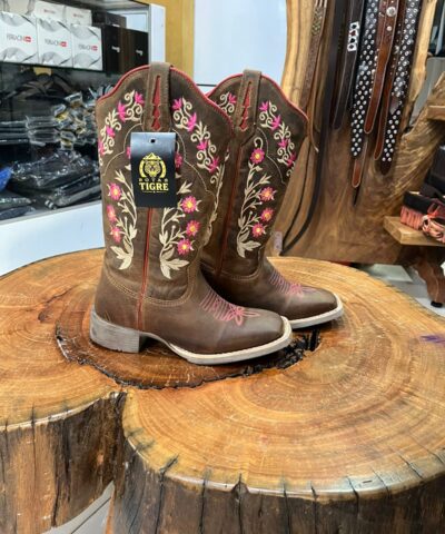 Bota Texana Feminina Marrom Bordado Floral Rosa e Off-White