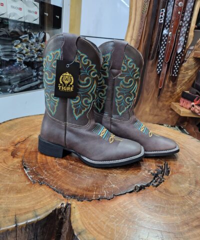 Bota Texana Marrom Café com Bordado Turquesa e Ocre