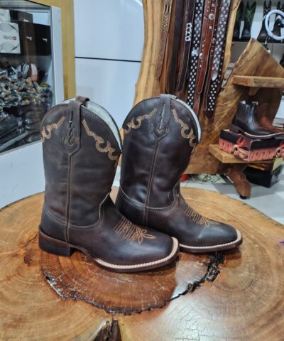 Bota Texana Marrom Café Rústica com Solado Especial