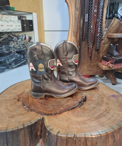 Bota Texana Masculina Marrom Café Bordado USA e Solado Jump