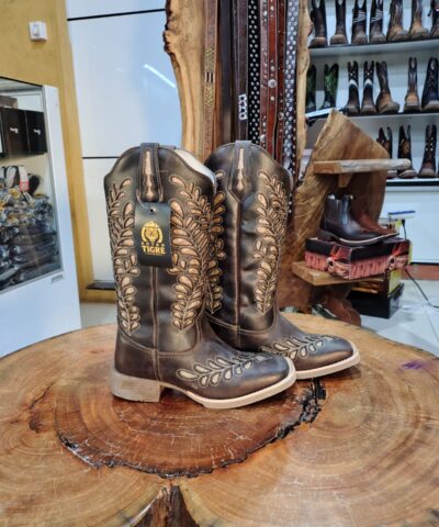 Bota Texana Feminina Marrom Café Bordado Floral com Strass