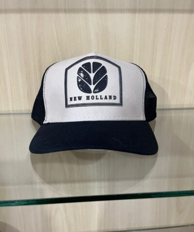 Boné New Holland Trucker Off-White e Preto Patch Silk